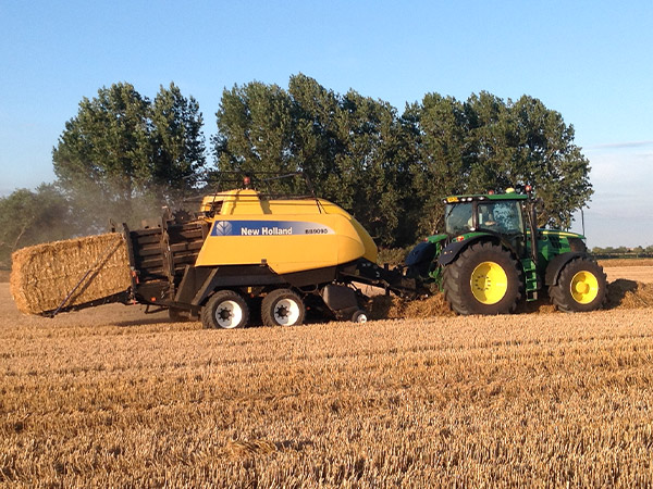 New Holland BB9090 high density big square baler